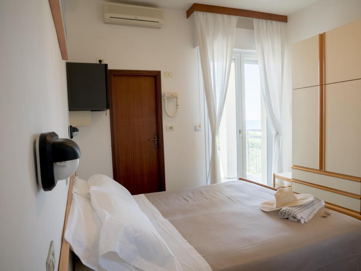 Hotel Pari 미사노아드리아티코 외부 사진